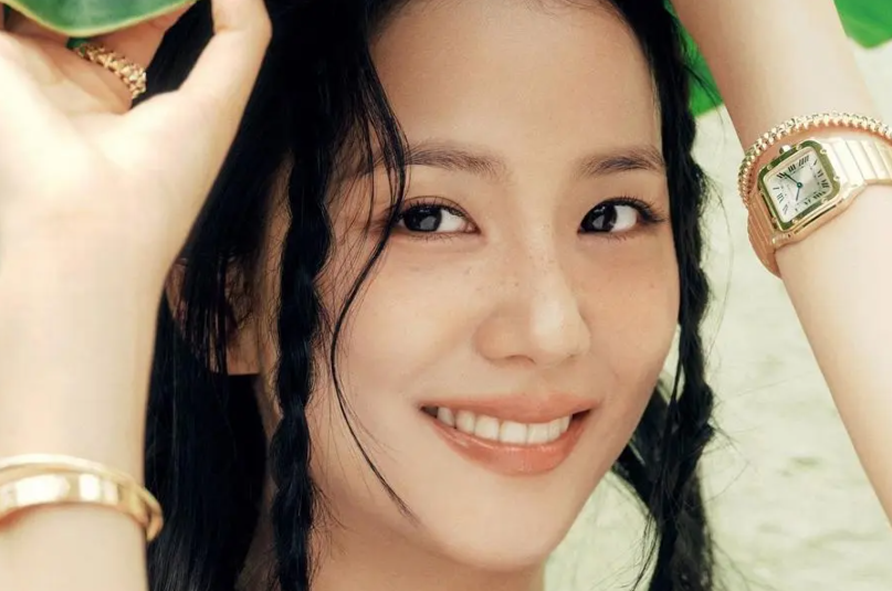 Jisoo của BLACKPINK gần đây đã tham gia buổi chụp hình cho tạp chí thời trang ELLE Hàn Quốc!